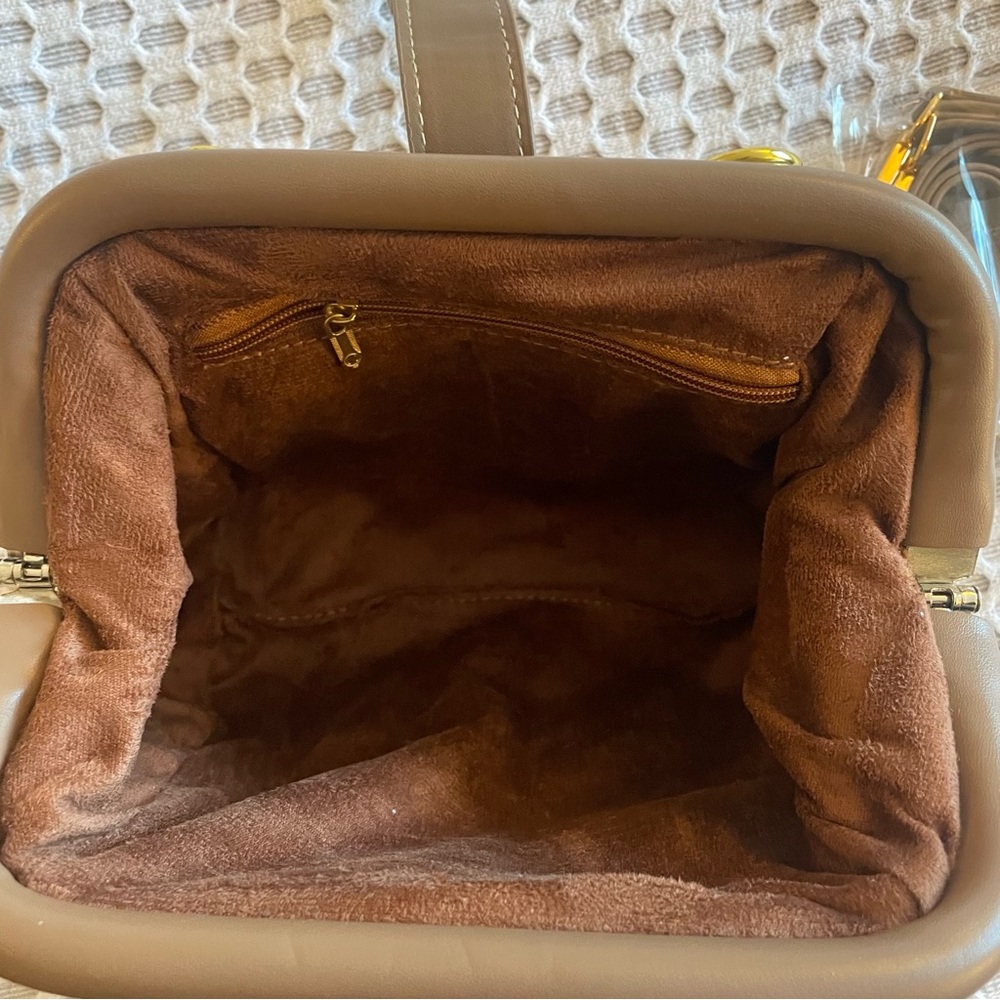 Unique top handle/crossbody vegan leather handbag - grey taupe - Picture 6 of 6